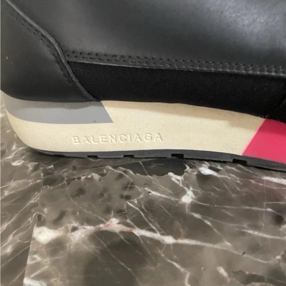 Balenciaga Black Leather & Pink Accent Low-Top Sneakers - Picture 4 of 7